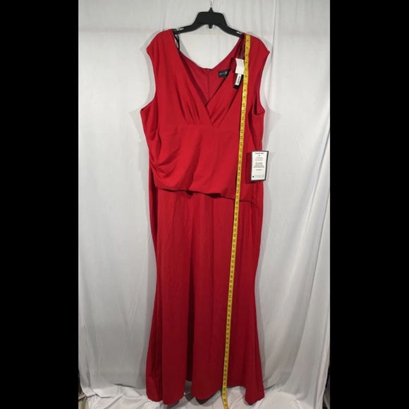 NWT Betsy & Adam [ PLUS size 22W‎ ] Sweetheart V Neck Ruched Gown Red - Picture 3 of 12